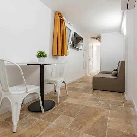 Bajo Interior Sin Ventana En Barri Port Maritim * Таррагона